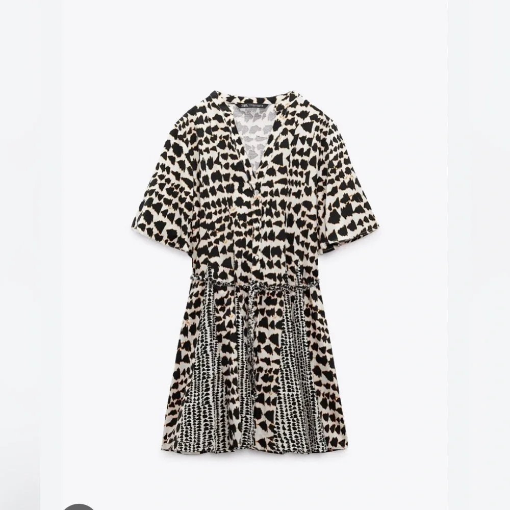 Zara Short Sleeve V-Neck Mini Dress. New With Tags. - Picture 7 of 8